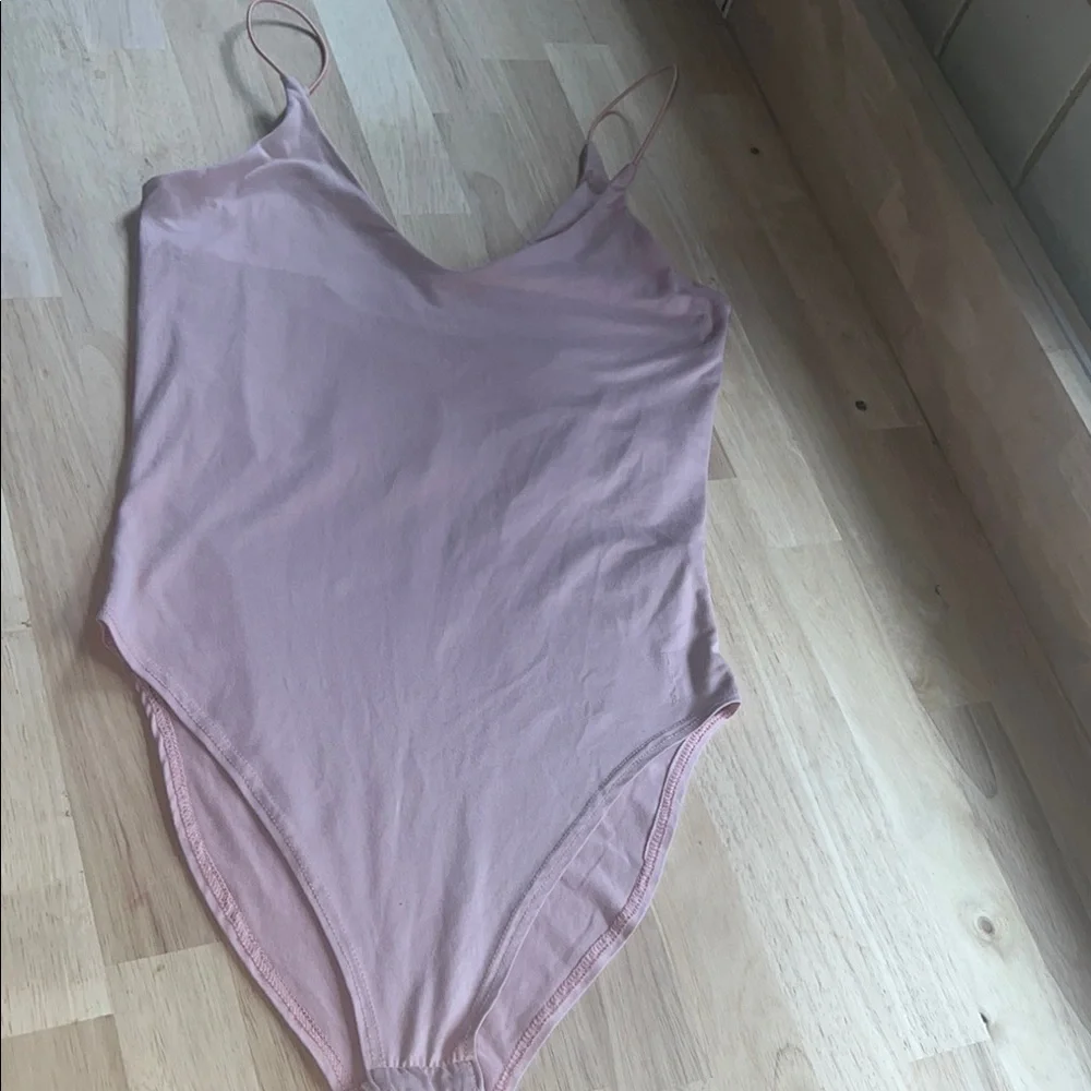 Gaze Pink Chemise Bath & Body Essential